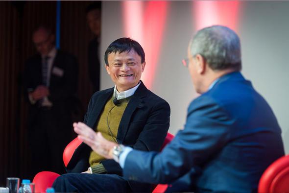 Bilgisayar ve internet hizmetinin ok pahal olduu in'e 1999 ylnda dnd ve orada bir site tasarlayarak bunu hkmete satt.