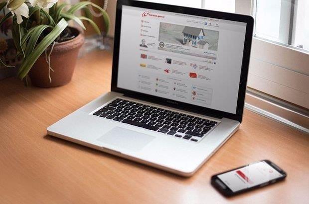 SOYAACINIZ NEREYE KADAR GDYOR?    Nfus ve Vatandalk leri Genel Mdrl tarafndan sunulan Alt-st Soybilgisi Sorgulama hizmeti, hi phesiz ki son dnemlerin en fazla ilgi gren e-devlet uygulamas oldu. Bu servis ile 1800'l yllara kadar soy ktnze eriebilmek mmkn.