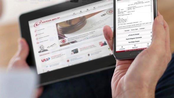 MAHALLENZDEK BAZ STASYONU NE KADAR DALGA YAYIYOR?    BTK'nn e-devlet ile sunduu bir dier hizmet ise "Baz stasyonu lm Bilgileri". E-devlet'e giri yaptktan sonra bu hizmet zerinden bulunduunuz konumdaki veya harita zerinden setiiniz bir noktadaki baz istasyonu lm bilgilerine ulaabiliyorsunuz.