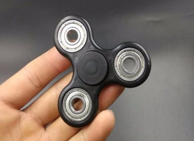 Avrupa Birlii, bir zamanlarn en sama elence arac olan 'stres ark' adl oyunca tehlikeli rnler listesine ald.