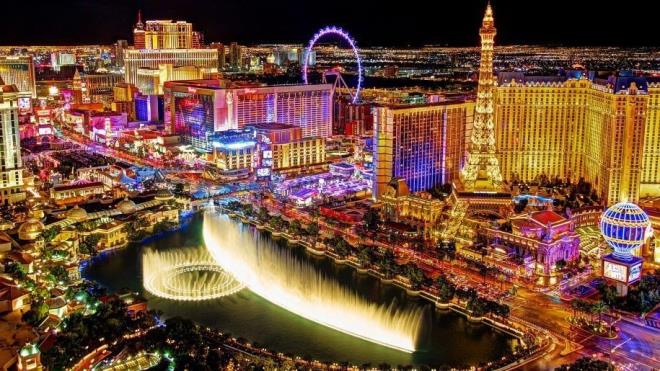 LAS VEGAS  Vegas'ta olan Vegas'ta kalr! Amerika'nn ve hatta dnyann her sene ve tm sene boyunca yabanc turist eken en nl ehirlerinden bir tanesine ayak bastktan bir sonraki gn neler yaptnz ok iyi hatrlayamayabilirsiniz...