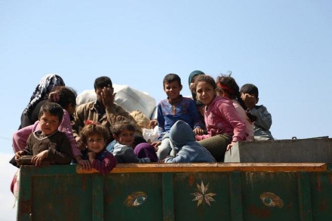 Uzmanlara gre sava, Suriye ekonomisini 30 yl geriye gtrm bulunuyor. am'da grev yapan bakanlara gre, petrol retimi yllar ierisinde en dk seviyesine ulam ve fosfat ihracat ve elektrik retimi ciddi oranda dm vaziyette.