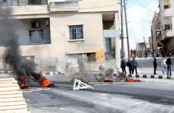 sava sekizinci ylna girerken am ynetimi byk kentlerde kontrol salamay baard. Ancak lkenin drtte birine yakn ban YPG'nin ektii Suriye Demokratik Gleri'nin kontrolnde bulunuyor. 2 milyon 600 bin nfuslu dlib de silahl muhaliflerin elinde.