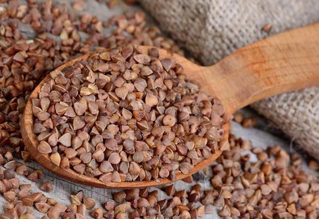 Karabuday<p>      Baz hormonlarn ilenmesine yardmc olmak iin, karacier koruyucusu olarak ilev gren bir bileik olan inositol sayesinde karabudayn ya metabolizmasn dzenleyerek karacierinizin yenilenmesini salar.