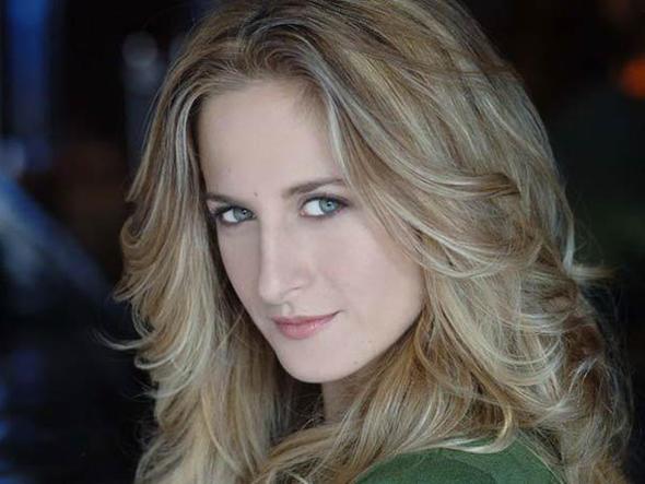 Canan Ergder, 15 Temmuz 1977'da stanbul'da dodu. Ergder'in burcu Yenge.