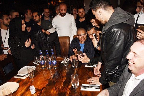 40 yandaki Brezilyal yldz "Baklavay ocuklarm ve ben ok zledik" diyerek bir porsiyon da baklava ziyafeti yapt.