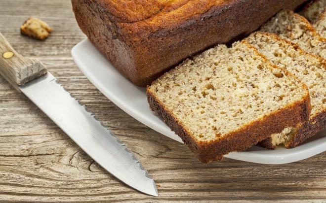 ocuklarn ellerine bebe biskvisi ve ekmek verilmemelidir. Bebe biskvisi ve ekmekle sadece karbonhidrat alan ocuklara yemek yedirmek zordur.