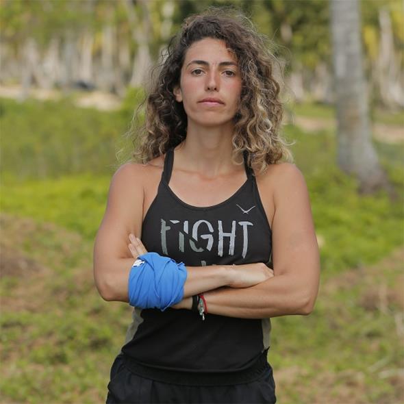 Survivor 2018'e veda eden pek Yaar kimdir? pek Yaar'n doum tarihi hakknda henz bir bilgi yok. CrossFit sporcusu olan ve Instagram da binlerce takipisi bulunan pek Yaar, Gamze Aksu'nun yerine Survivor 2018'e katld. Survivor 2018&#8217;e iki gnll ve iki All-Star yarmacnn daha nceden dahil olacan aklanmt. CrossFit sporcusu olan pek Yaar Hukuk Fakltesini bitirmitir. Daha sonra yksek lisans yapan pek Yaar baarl bir avukat adaydr. CrossFit Balaban&#8217;da ko olarak alan pek Yaar ayn zamanda Galatasaray su sporu takmnda da uluslar aras bir oyuncudur. pek Yaar spor kariyeri ile n planda olmay ok sevmektedir.