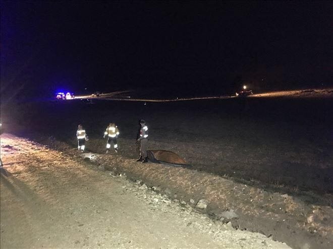 Genelkurmay Bakanlnca, eitim amacyla blgede bulunan bir F-16 uann Nevehir civarnda kaza krma urad bildirildi.    Blgeye itfaiye ve salk ekiplerinin yan sra jandarma ekipleri sevk edildi.