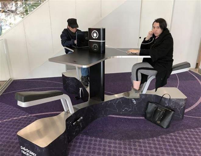 Pedal evirerek elektronik cihazlarnz arj edebileceiniz istasyon