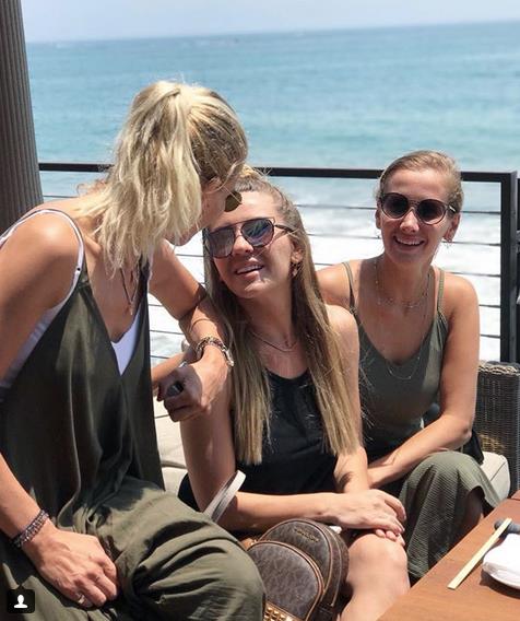 EDA EROL LE NANLANMITI : Alian Buse Varol ile olan ilikisinden nce Esra Erol'un kardei Eda ile nianlanmt. Alian dn arefesinde Eda Erol'dan ani bir kararla ayrlmt. liki bittikten hemen sonra da Buse Varol ile grlmeye balanan Alian bakalm bu kez nikah masasna oturacak m?