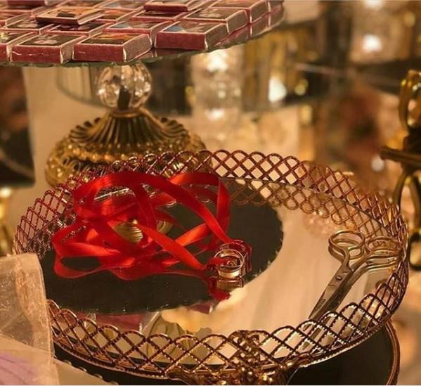 Esra Erol'un kardei Eda Erol ile evlenme arefesinde ilikiyi bitiren Alien yeniden nianland. Alian'n bu kez yzk takt isim Buse Varol oldu. Peki Alian'n son nianls olan Buse Varol kimdir aslen nereli? te Alian ve yeni nianlsnn grntleri;