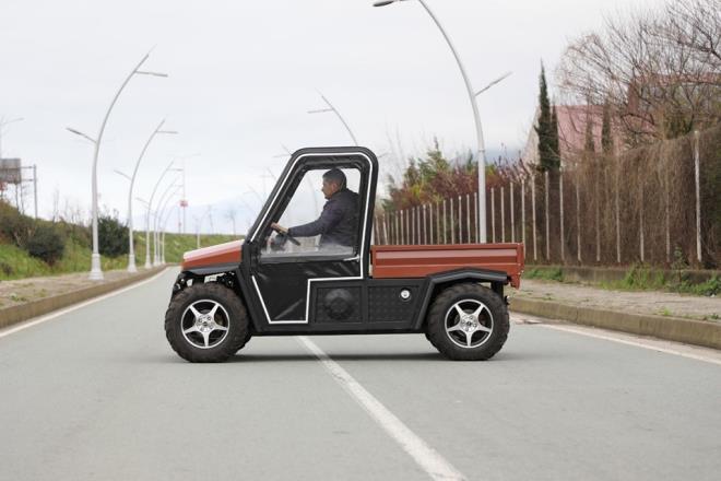 afak'n yzde 40 eimli rampada 50 kilometre hza ulaabilen arac, vatandalarn dikkatini ekiyor.