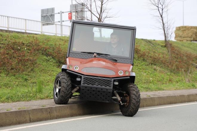 Aracnn ok dikkati ektiini syleyen afak, " yerine gelen mterilerin ok dikkatini ekiyor. Bu tarz bir ey grlmemi. Baz arkadalar 'Bunu bu hale nasl getirdin?' diye soruyor" ifadelerini kulland.