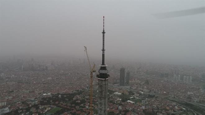 Dev kule ile stanbul manzaras esiz bir gzellik ortaya koyarken, 16 paradan oluan antenin yaplmas ile kulenin ykseklii 365 metre olacak.