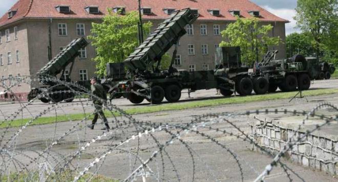 PAC 2<p>    Program yazlmnda deiiklikler yapld, yeni ateleyici fnye ve vurucu unsurlar monte edilen fzenin muharebe blmndeki almalar tamamland.