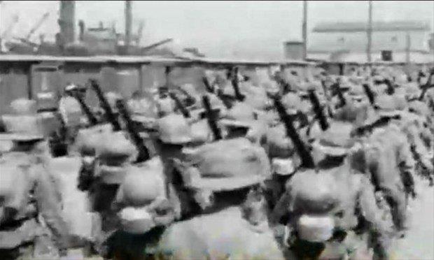 92 yl sonra Yunanllar'n zmir'den ka grntleri ile byk zmir yangn ngiliz arivlerinden kan grntler de yeniden gndeme geldi.