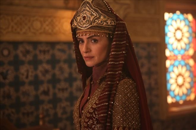 Mahberi Hatun'da artk Erturul'a destek olacaktr. Sarayda hibir dostu kalmayan Mahberi'nin artk Erturul'a gvenmekten baka aresi kalmamtr.