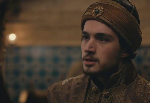 Sultan Gyasettin Keyhsrev, Sadettin'in yanndaym gibi davranmaya devam edecek. Ayn zamanda Erturul Bey ile planlarn uygulamak iin de alacaklardr.