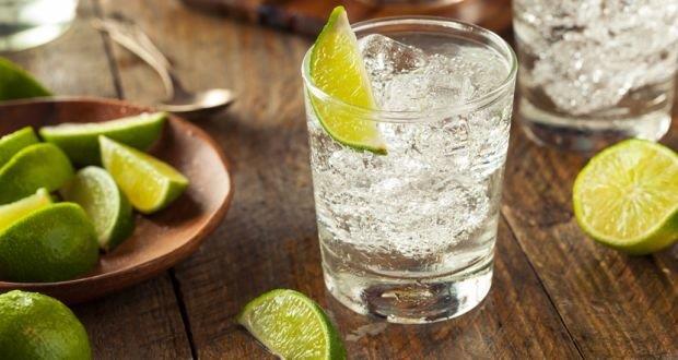 Bu nedenle tketilmesi nerilen soda deil maden suyudur. Maden suyu tketimi, zellikle yaz aylarnda terleme ile kaybedilen minerali geri kazanmak iin nemlidir. Maden suyunun hamilelikte tketimi en ok merak edilen konular arasndadr. En ok mineral takviyesine ihtiya duyulan bu dnemde, mineral asndan zengin olan maden suyunun tketimi, hipertansiyon vb. salk sorunlar yaanmyorsa tketilebilir.