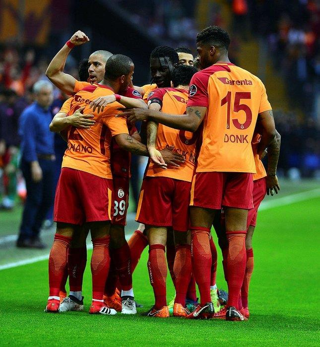 Feghouli bu golle ligdeki gol saysn 7'ye kard.
