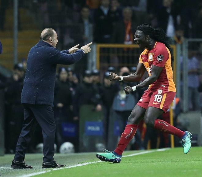 Galatasaray, 2. goln Fransz golcs Bafetimbi Gomis'in ayandan buldu.