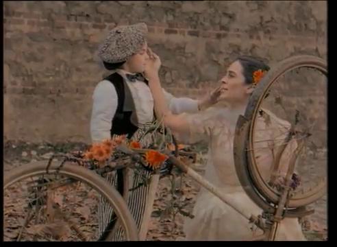 Batuhan Aydar 1990 ylnda stanbul'da dodu.Batuhan Aydar 1990 ylnda stanbul'da dodu.