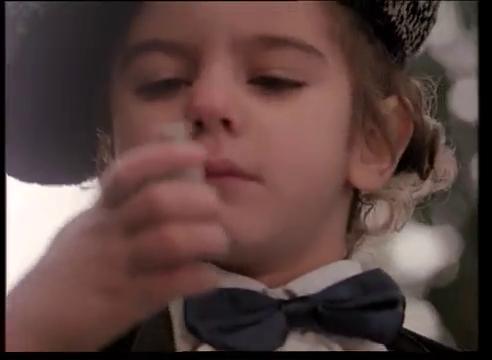 90'l yllarn en popler programlarndan biri olan Bar Mano'nun Yediden Yetmi Yediye'ye katlan Aydar, buradan sonra ekran kariyerine balamt.