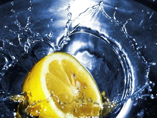 Dondurulmu Limon kanser hcrelerini ldren harika bir meyvedir. Kemoterapiden 10 bin kat daha fazla etkilidir.