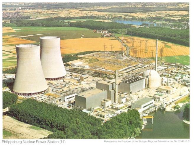 YALAN: ATIKLARI ZARAR VERR  GEREK: 1000 MW'lk bir nkleer santralde ylda ortalama 25 ton kullanlm yakt ubuu at kar. Bunun hacimsel deeri bir yemek masas bykldr. Ciddi radyoaktif atk atom ve ntron bombas gelitirmesi esnasnda ortaya kar. Barl amal kullanldnda byle bir durum yok.