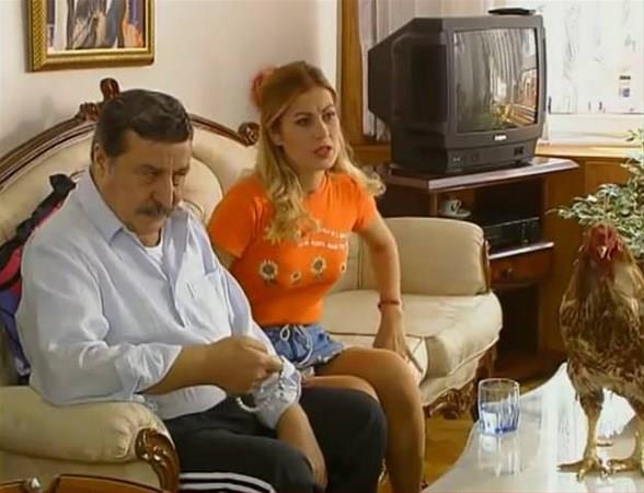 Efsane dizi Bizimkiler'de katilin sevgilisi engl rolnde ekranlara kan Selda zbek'e bir de imdi bakn.