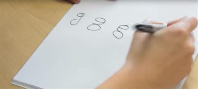 Ardndan &#8220;nsanlar okulda pek ok harfin yazln ksmen reniyor. Ancak kk &#8220;g&#8221;nin matbaa yazl rencilere retilen bir ey deil. Bu tip &#8220;g&#8221;yi yazacamz hi dnmediimizden, eklini de iyi renmeye ihtiya duymuyoruz&#8221; diyerek devam etti.