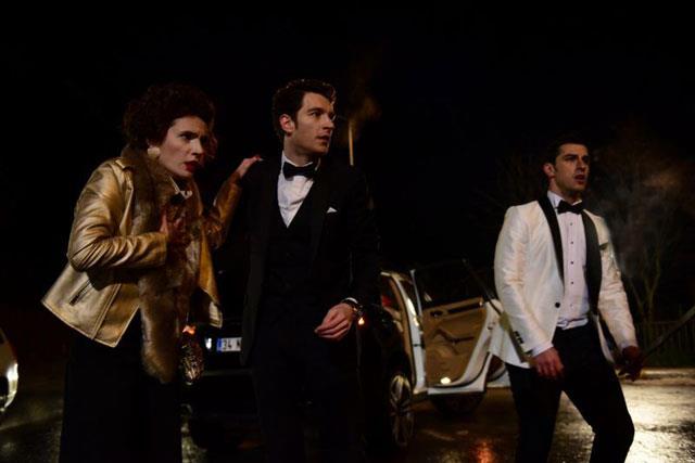 Umut ise yaadklar travmatik olayn ardndan bir trl kendine gelemez. Panie kaplan Umut, olayla ilgili ok byk bir hata yaparak her eyin daha da karmasna yol aacaktr.