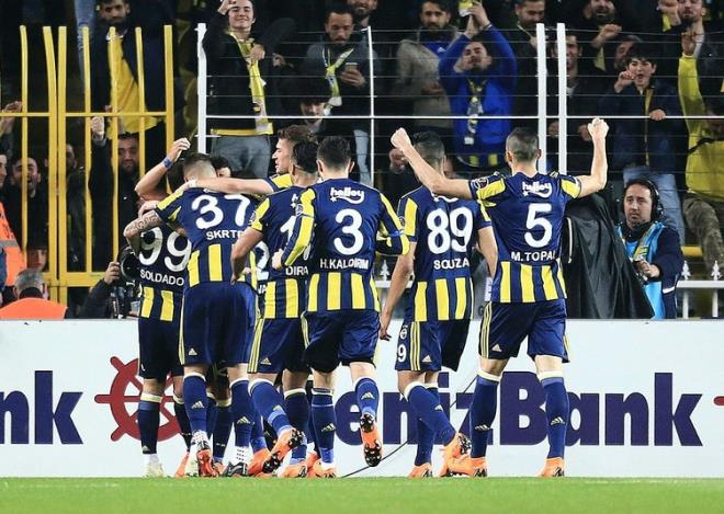 Fenerbahe'nin Osmanlspor'u 2-0 malup ettii karlamaya Martin Skrtel'in kafa vuruunda topun izgiyi geip gemedii tartmalar damga vurdu. Peki Roberto Soldado'nun gol...