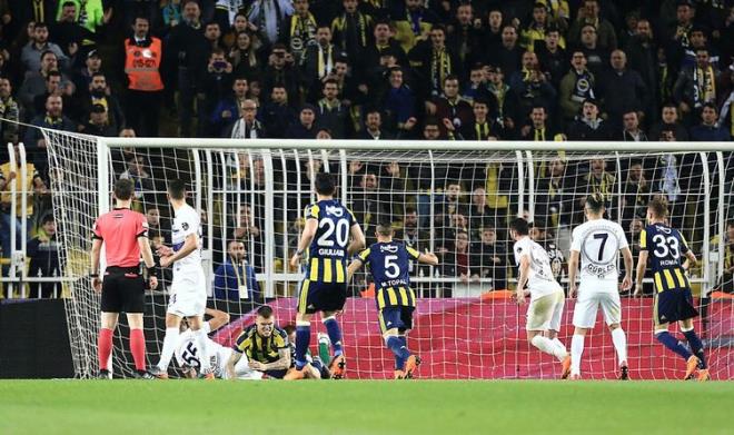 Ma sonrasnd Osmanlspor Teknik Direktr rfan Buz ve 25 yandaki oyuncu Musa aran, gol kararn yardmc hakemin verdiini ancak mesafesi itibariyle yardmc hakemin pozisyonu grme ihtimalinin bulunmadn belirtti.