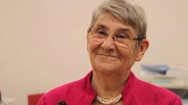 EKMEK NSANIN TAHININ KAMILAYAN BR EDR    Karatay, unlar kaydetti: "Karatay kahvalts salkl olan peynir, zeytin, ya ve de yumurta ve de mevsiminde sebze yendii zaman, peynirin yannda ekmek yok, peynirin yannda poaa yok, brek yok, tahl grubu yok.