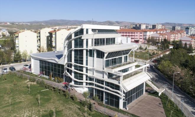 Ankara Glba Belediyesi'nin kltr merkezi olarak kulland bina kitap eklinde tasarland ve u an ktphane olarak hizmet veriyor.