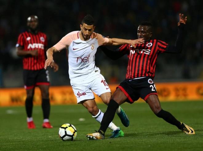 Mcadelenin oynand srada Instagram hesabndan canl yayn yapan Portekizli futbolcu, 90+2'de Alper Uluda'n att gole sevinirken grld.