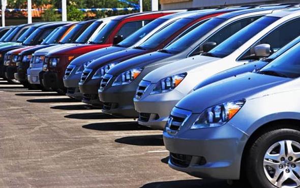 YEN ARA ALACAKLARA UYARI: te yandan dolandrclk olaynn madurlarndan bazlar, gazetecilere yapt aklamada, yeni ara alacak olan vatandalar uyararak, mutlaka aralar iyi aratrp almalarn ve motor asi numaralarndan sorgulama yapmalarn tavsiye etti.