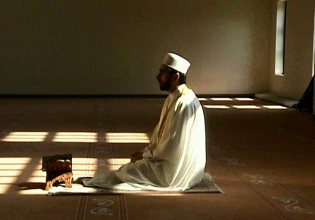 Bizleri byk-kk hatalardan, gnahlardan ve emirlerine kar isyan kokan tavr ve davranlardan arndr.. Ya Rabbi lisanlarmz yalandan, gybetten, Senin sevmediin, honut olmadn btn kirli szlerden temizle.. Kalblerimizi gsteriten ve iki yzllkten muhafaza buyur ya Rabbi!