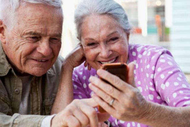 Akll telefon reticisi, dier taraftan Galaxy J2 Pro&#8217;nun snrl ilevselliinin akll telefonlara hazr olmayan yallar iin de ekici olabileceini aklad.