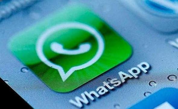 WhatsApp' bilgisayardan aarak mesajlamanz mmkn. Bilgisayarnzdan Web.whatsapp.com adresine girdikten sonra telefonunuzdaki WhatsApp'inizden alacanz QR kodu ile sohbetlerinizi bilgisayar ekranna tayabilirsiniz.