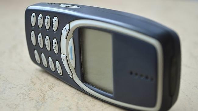 8. Telefonlar krlmazd.    Tabii ki tamamen krlmaz deildi ancak gnmz telefonlar dnldnde "krlmaz" saylabilirlerdi. En basitinden o zamanlar telefonlar yere dtnde imdiki gibi heyecanlanmanza gerek yoktu.