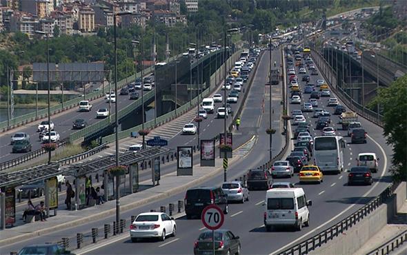 Projenin ncelikle ticari ve toplu ulam aralarnda devreye alnacan aktaran Ilcal, ardndan tm tatlarda uygulamaya konulaca bilgisini verdi.