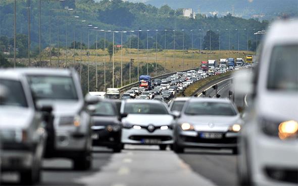 Projenin ilk prototipinin 2011 ylnda gelitirildiini ancak, ilk 2012-2013 arasnda dnemin FET'c brokratlar tarafndan engellendiini belirten Ilcal, "FET terr rgt, trafik ise bir terr&#8230; Biz rgtle mcadelemizi srdrrken trafik sorununu da kaldrmak iin bir an nce dmeye basmalyz" diye konutu.