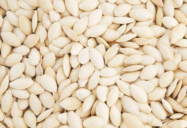 100 gram kabak ekirdei: 559 kalori--    Kalori ynnden zengin olan kabak ekirdei  manganez ve demir ierii ile de dikkat ekiyor.