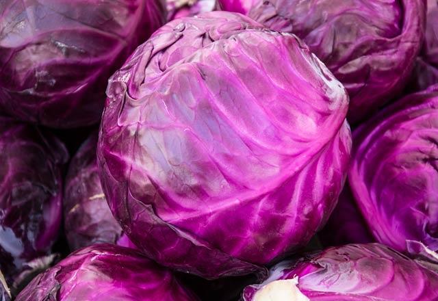 100 gram krmz lahana:31 kalori--    Vitaminler ynnden olduka zengin olan krmz lahana Avrupa ve Akdeniz blgelerinde yetiiyor.