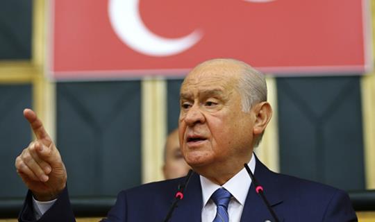 Milliyeti Hareket Partisi (MHP) Genel Bakan Devlet Baheli'nin bugnk grup toplantsnda; Kasm 2019'da yaplmas ngrlen milletvekili ve Cumhurbakanl seimleri ile Mart 2018'de yaplmas ngrlen yerel seimlerle birlikte, Malazgirt Zaferi ve Byk Taaruz'un yl dnm 26 Austos 2018'de yaplmas nerisi ile gzler anketlere evrildi.