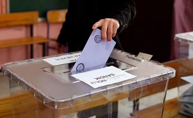 MHP lideri Devlet Baheli'nin dn grup toplantsnda yapt erken seim ars sonras Andy-Ar, ANAR, A&G, SONAR, KONSENSS, ORC, MAK ve GEZC aratrma irketleri Erdoan'n olas bir erken seimde alaca oy orann aklad. Erdoan erken seimde ne kadar oy alacak? te yant...