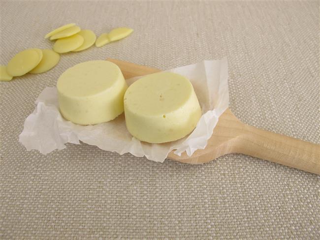 Kakao Ya Cildi Arndrmak in Kullanlacaksa;<br>    &#8226;1 yemek ka kakao ya<br>    &#8226;1 tatl ka bal<br>    &#8226;1 ay ka st<br>    &#8226;1 ay ka yulaf unu<br>    Tm malzemeleri kartrarak elde ettiiniz karm cildinize rahatlkla srebilirsiniz. Maskeyi, 20 dakika beklettikten sonra cildinizi temizleyebilirsiniz. Bu maske, cildinizin kakao yann tm faydalarndan yararlanmasn salayacaktr.